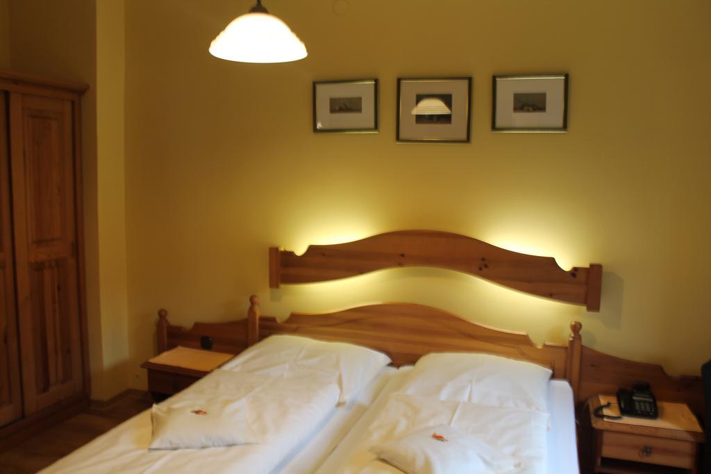 Hotel Rothenburger Hof Rothenburg ob der Tauber Room photo