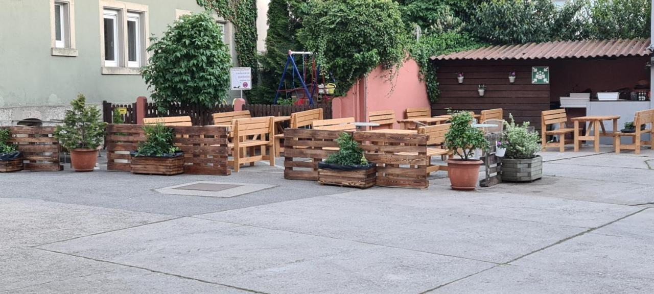 Hotel Rothenburger Hof Rothenburg ob der Tauber Exterior photo
