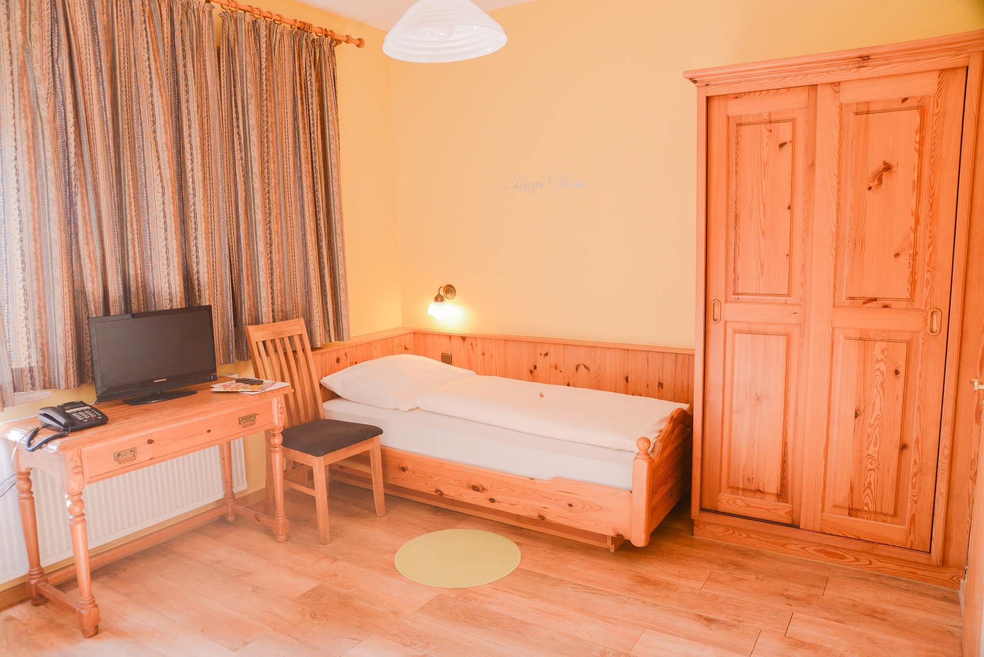 Hotel Rothenburger Hof Rothenburg ob der Tauber Exterior photo